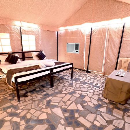 Отель Nova Patgar Tents Бхудж Экстерьер фото