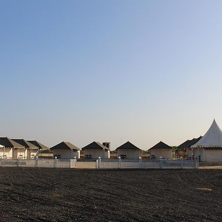 Отель Nova Patgar Tents Бхудж Экстерьер фото