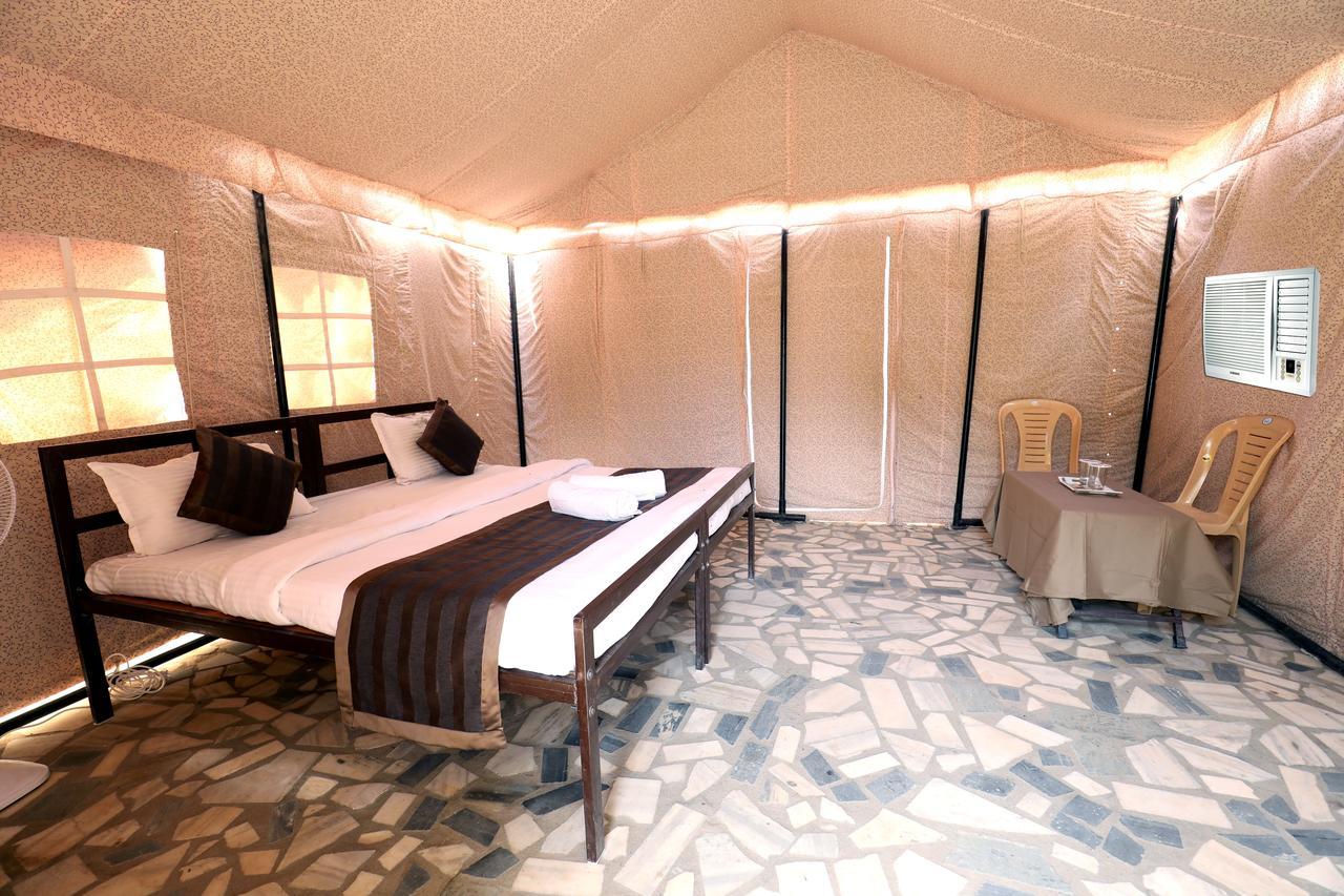 Отель Nova Patgar Tents Бхудж Экстерьер фото