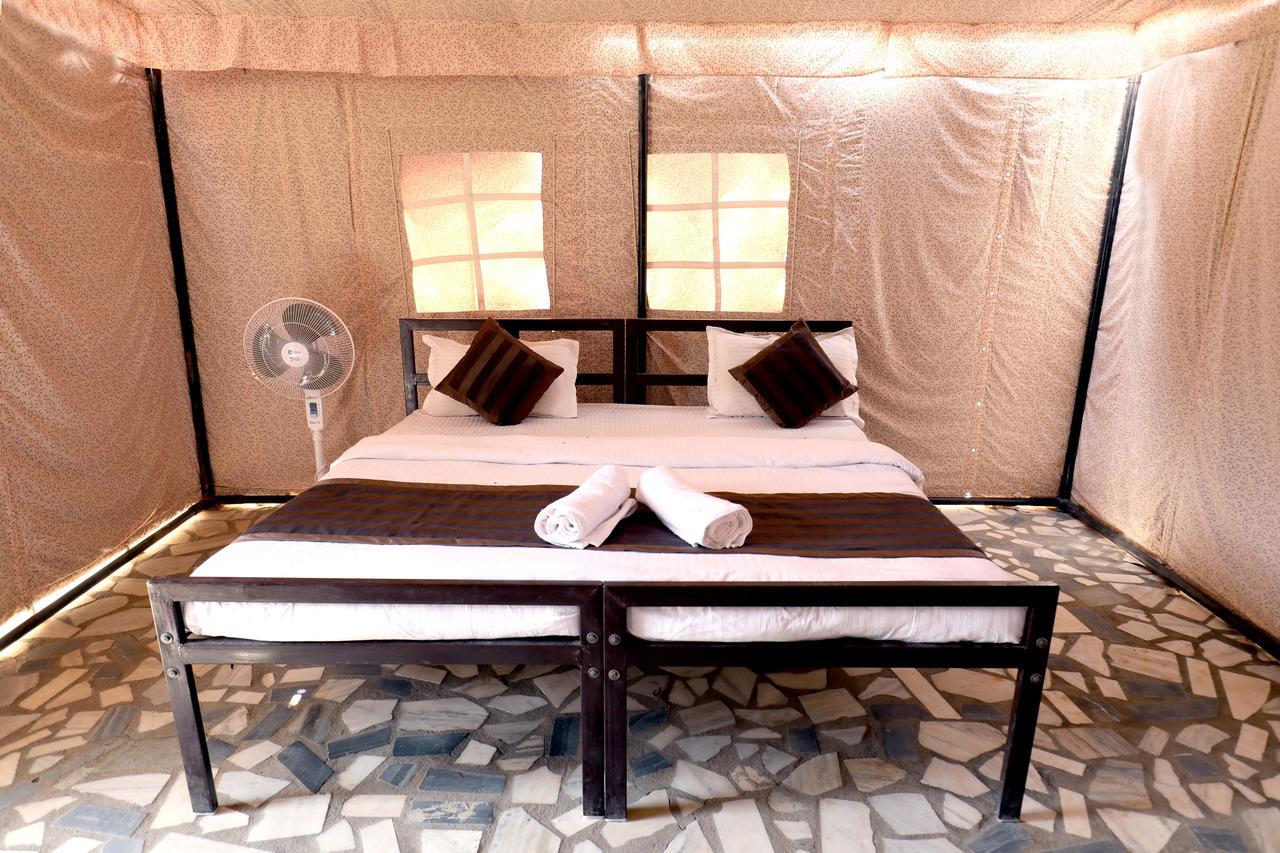 Отель Nova Patgar Tents Бхудж Экстерьер фото