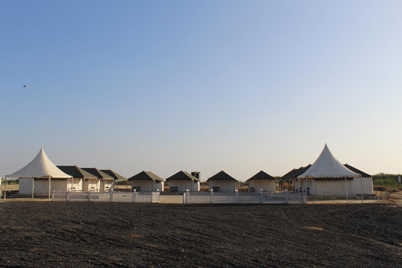 Отель Nova Patgar Tents Бхудж Экстерьер фото
