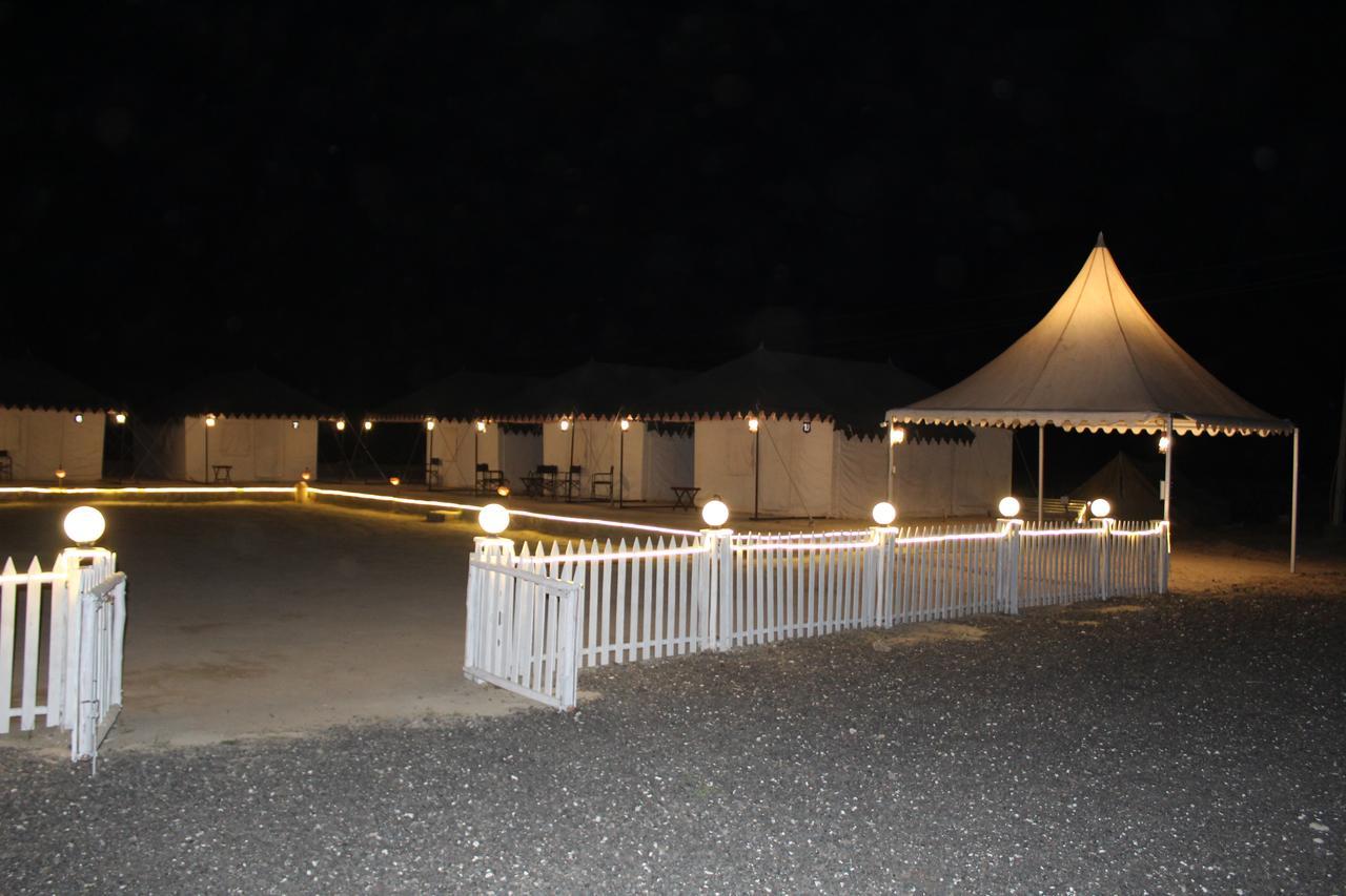 Отель Nova Patgar Tents Бхудж Экстерьер фото