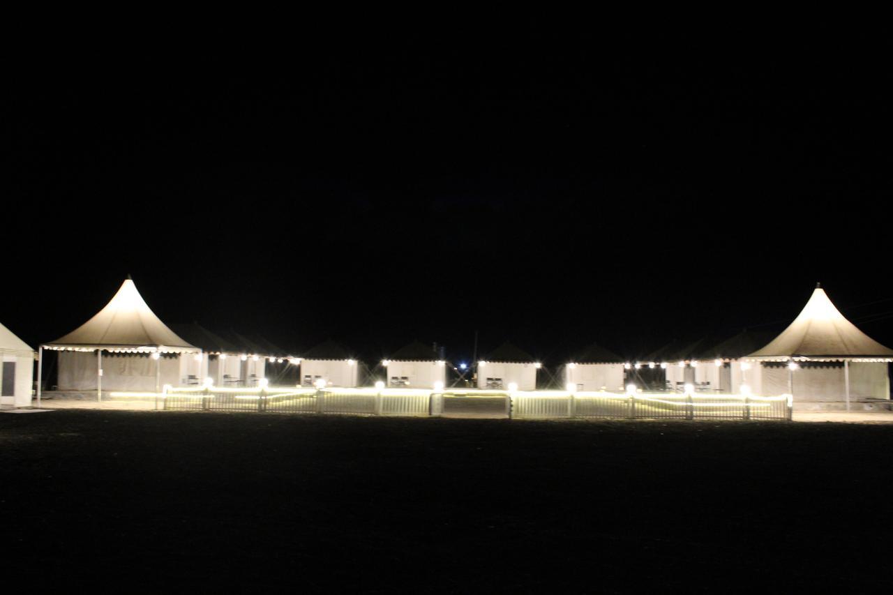 Отель Nova Patgar Tents Бхудж Экстерьер фото