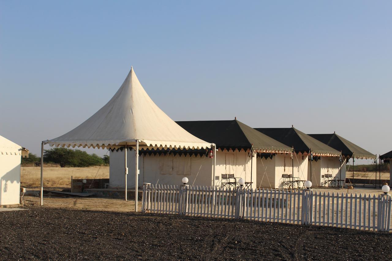Отель Nova Patgar Tents Бхудж Экстерьер фото